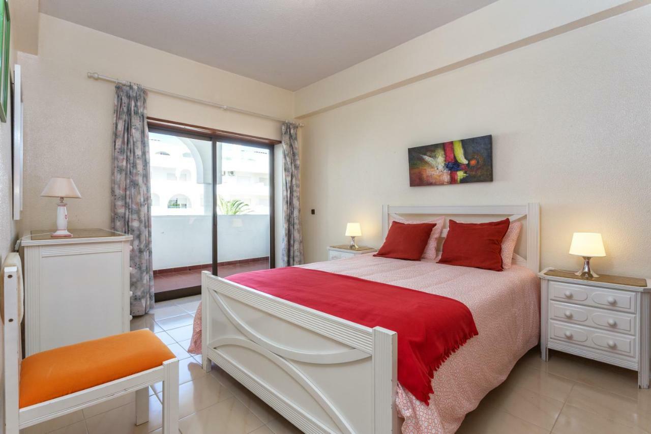Andorinha 2 Bedroom Apart-close To The Sea-algarve Porches (Algarve)